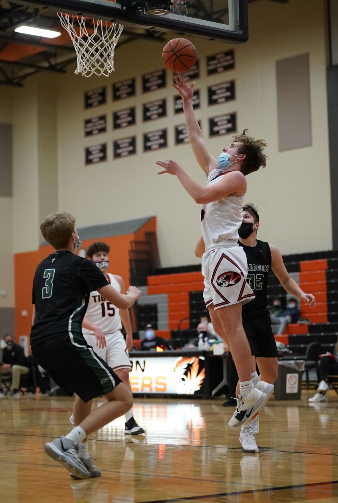 Ripon High School boys' basketball vs KML-1